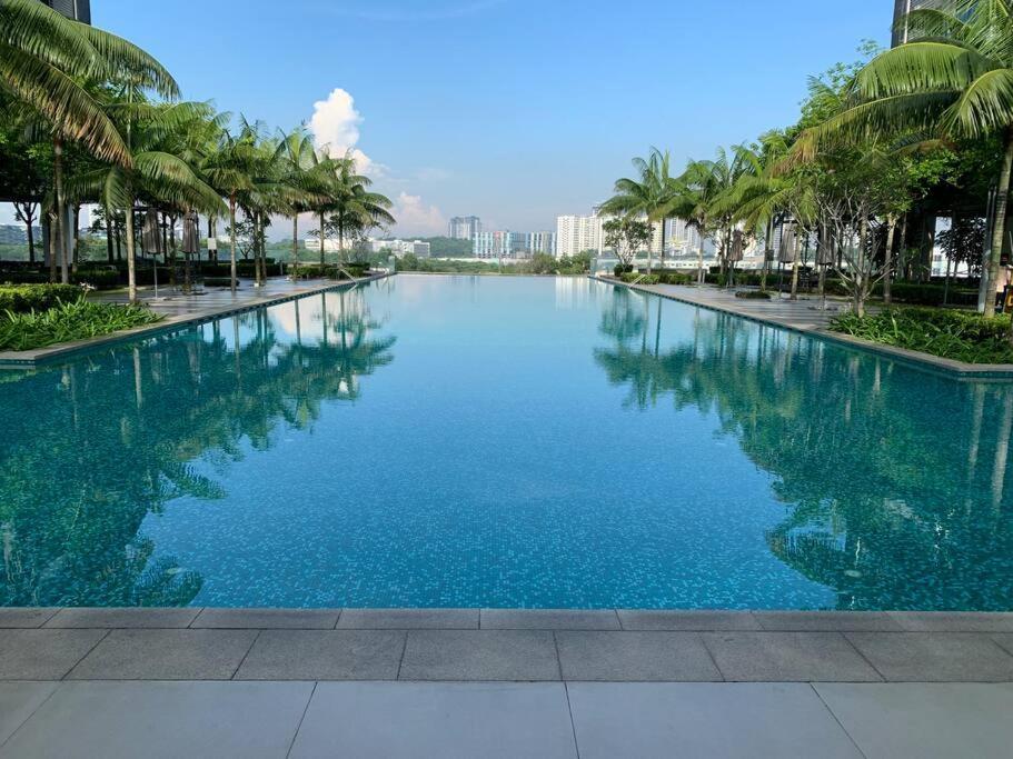 Stylish Romantic Couples Getaway - Netflix&Relax 7 Cyberjaya Extérieur photo