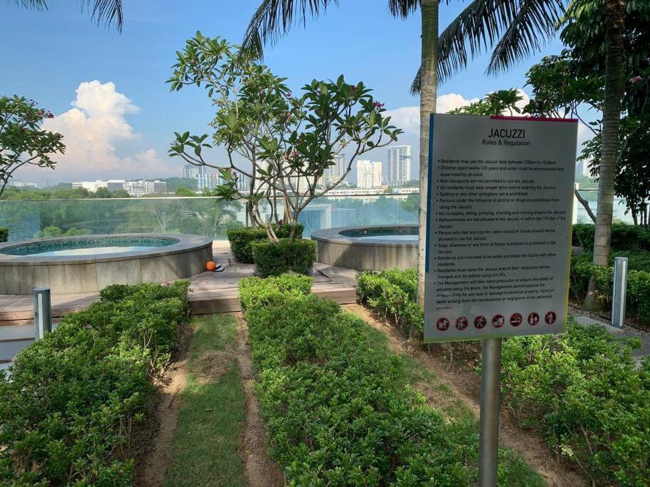 Stylish Romantic Couples Getaway - Netflix&Relax 7 Cyberjaya Extérieur photo